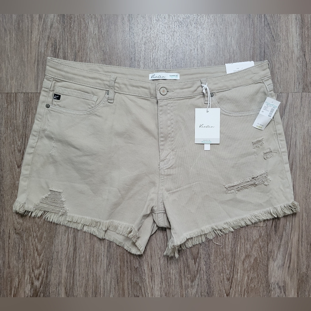 NWT KanCan Maurices High Rise Denim Shorts Frayed Hem Distressed 33